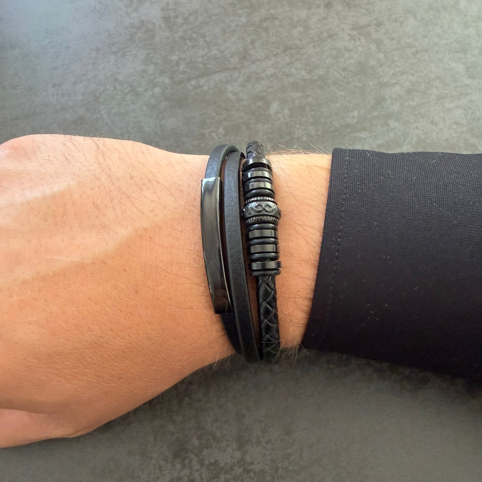 Bracelet LUCAS – en acier inoxydable noir et cuir véritable