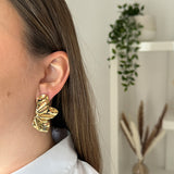Boucles d’oreilles NINA – Trèfle ajouré doré en acier inoxydable