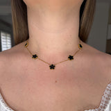 Collier IRIS – Fleurs trèfles noires ou blanches en acier inoxydable