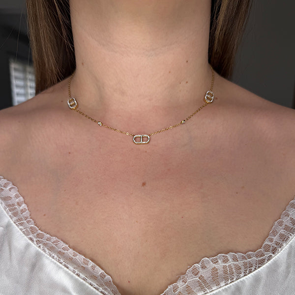 Collier ras-de-cou JADE – Maille marine dorée avec strass lumineux